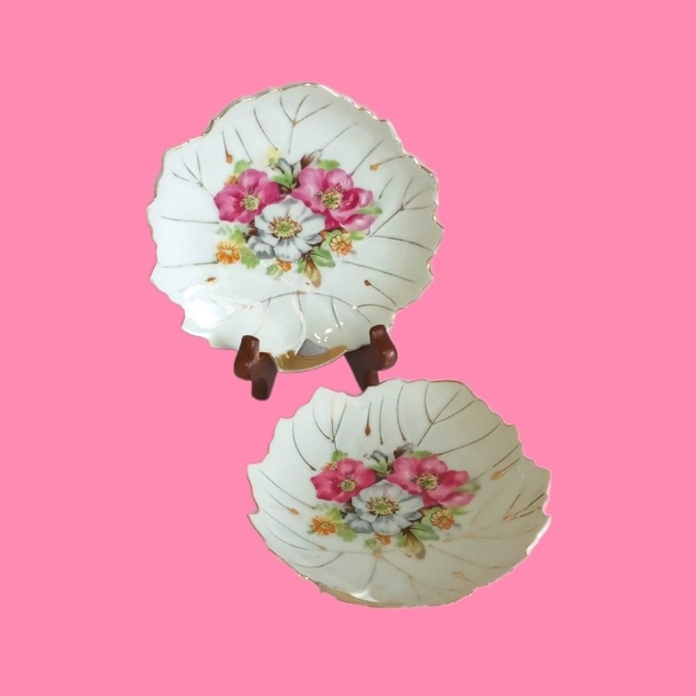 Vintage Porcelain Leaf Shaped Trinket Dish Flower Pattern Handpainted Se…